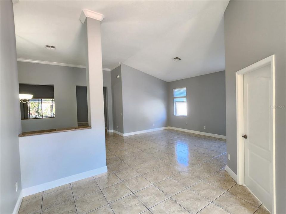 En Venta: $538,000 (4 camas, 3 baños, 2704 Pies cuadrados)