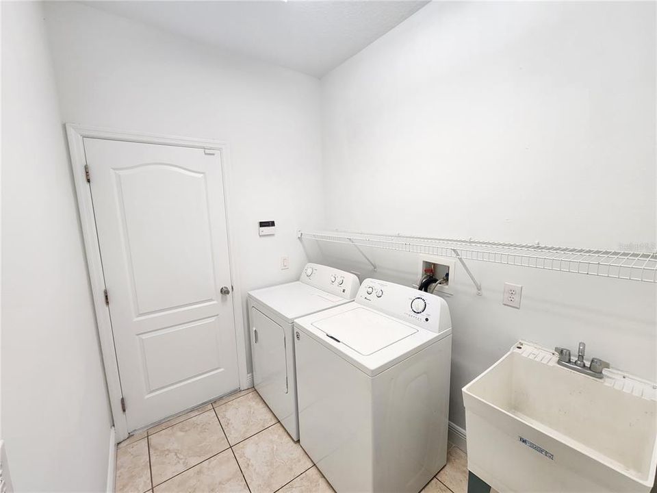 En Venta: $538,000 (4 camas, 3 baños, 2704 Pies cuadrados)