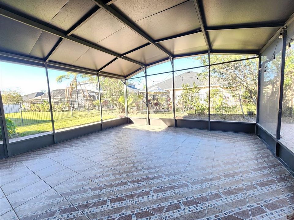 En Venta: $538,000 (4 camas, 3 baños, 2704 Pies cuadrados)