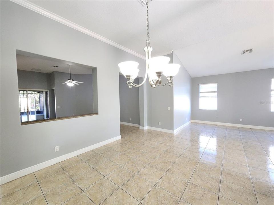 En Venta: $538,000 (4 camas, 3 baños, 2704 Pies cuadrados)