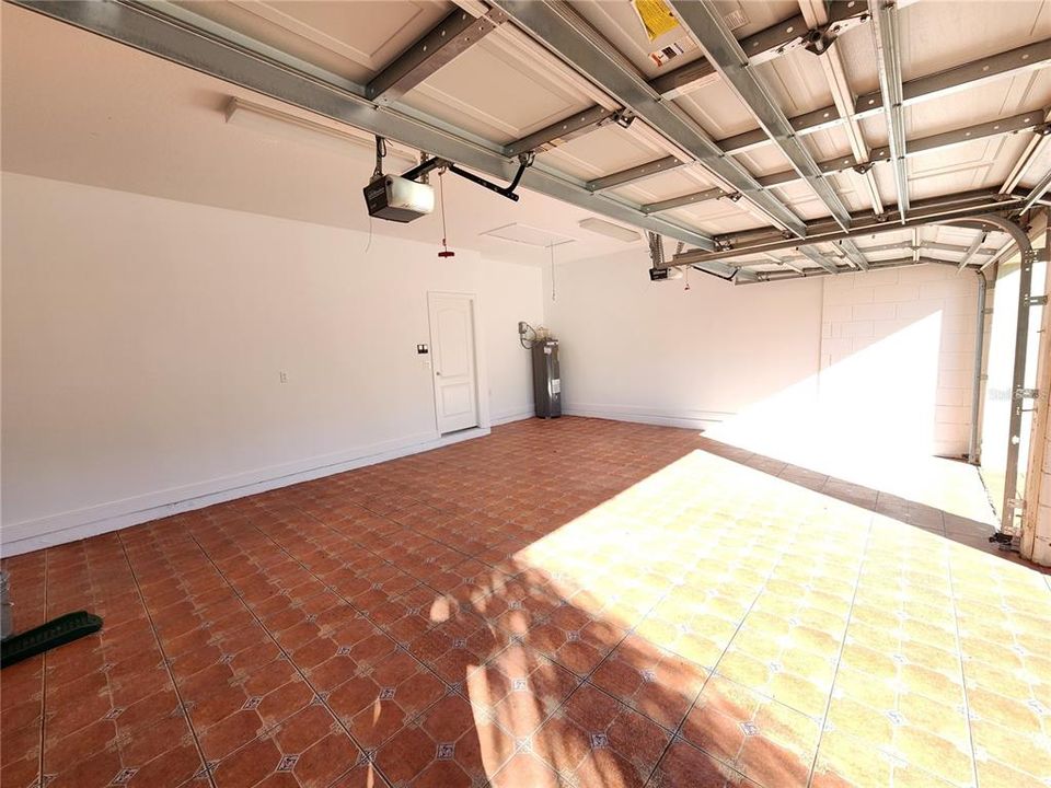 En Venta: $538,000 (4 camas, 3 baños, 2704 Pies cuadrados)