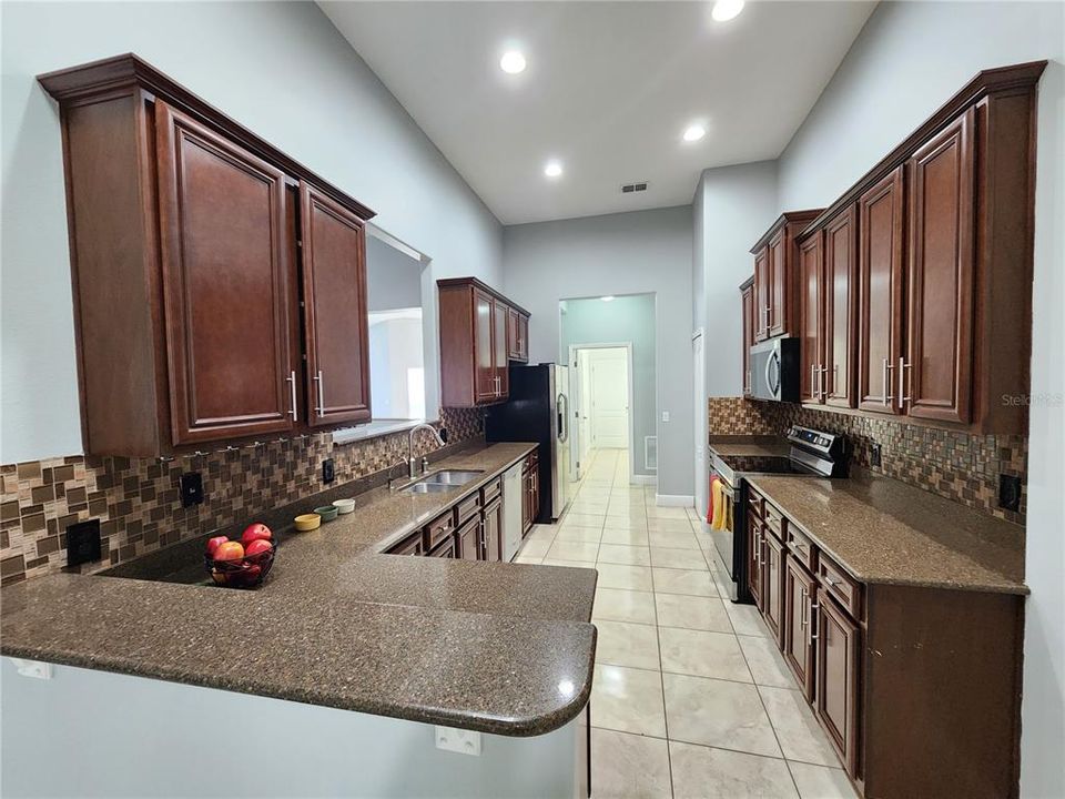 En Venta: $538,000 (4 camas, 3 baños, 2704 Pies cuadrados)