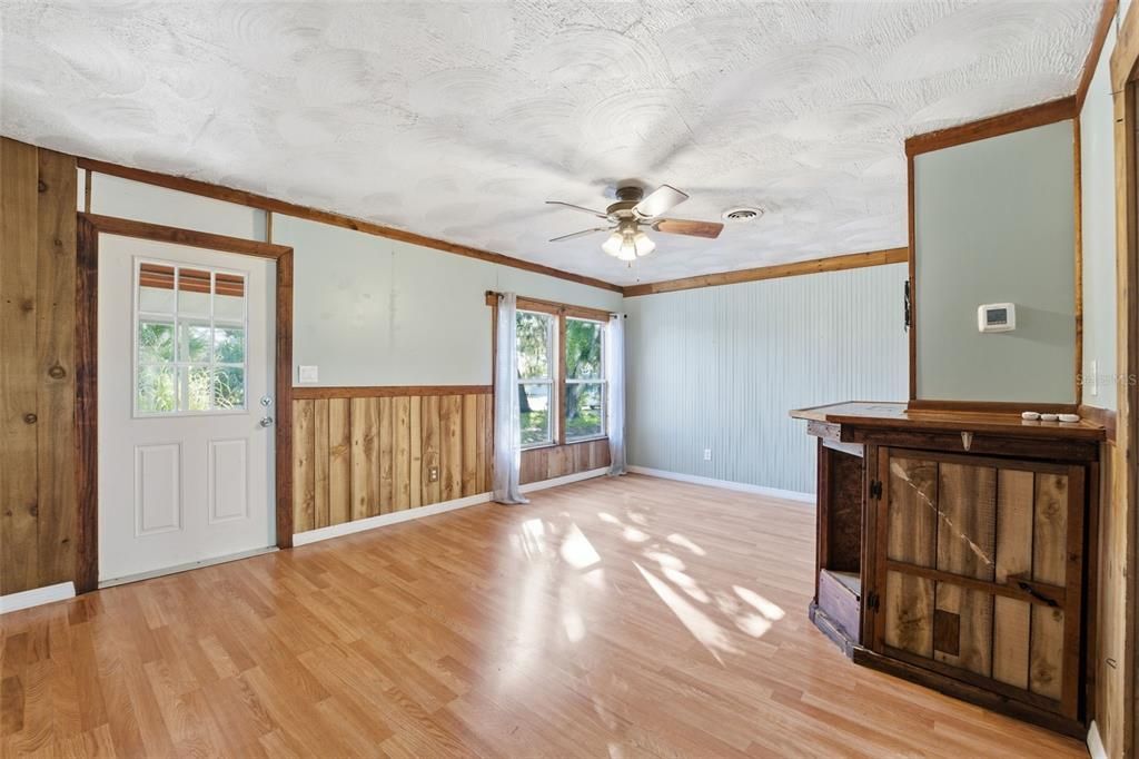 En Venta: $259,900 (3 camas, 1 baños, 1117 Pies cuadrados)