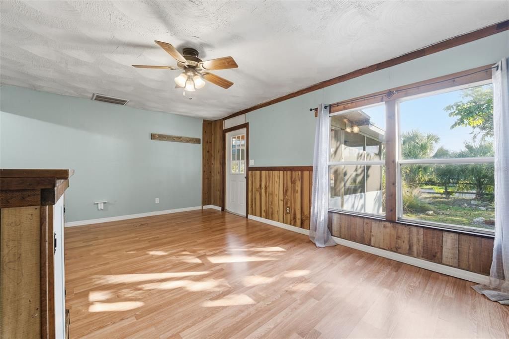 En Venta: $259,900 (3 camas, 1 baños, 1117 Pies cuadrados)