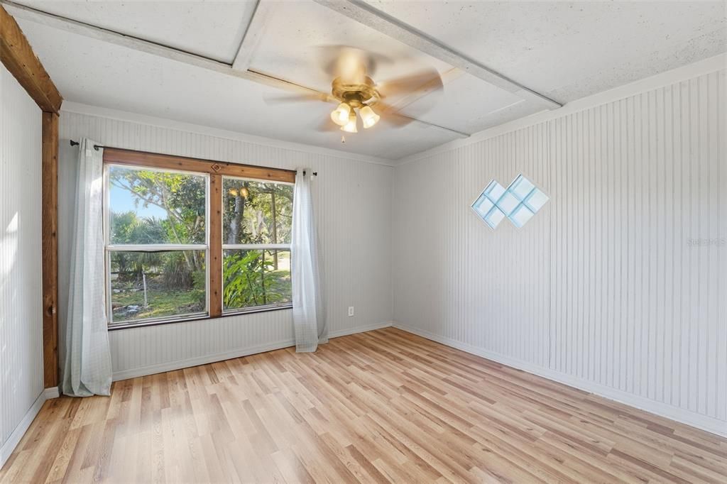 En Venta: $259,900 (3 camas, 1 baños, 1117 Pies cuadrados)