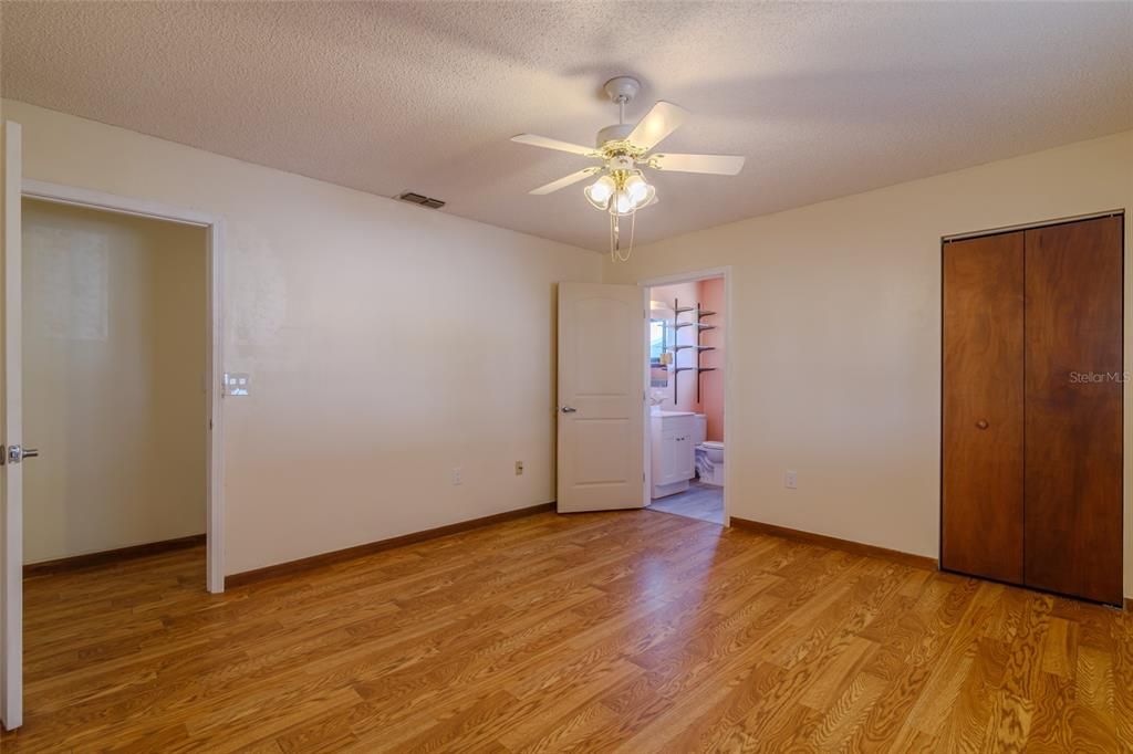 待售: $135,000 (3 贝兹, 2 浴室, 1456 平方英尺)