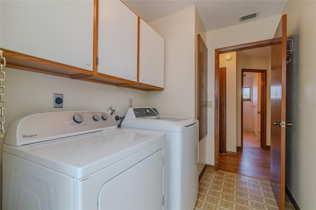 待售: $135,000 (3 贝兹, 2 浴室, 1456 平方英尺)