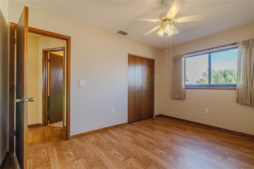 待售: $135,000 (3 贝兹, 2 浴室, 1456 平方英尺)