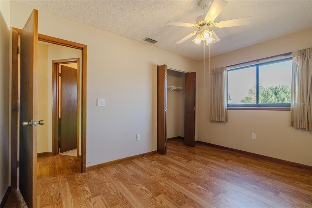 待售: $135,000 (3 贝兹, 2 浴室, 1456 平方英尺)