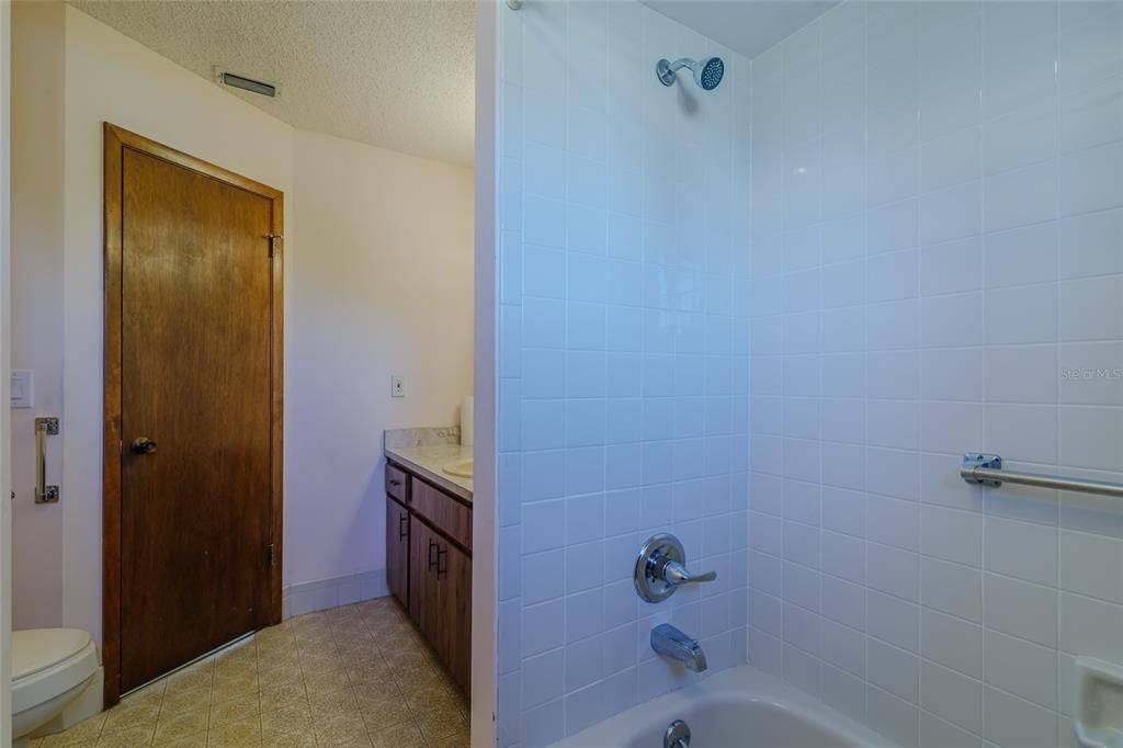 待售: $135,000 (3 贝兹, 2 浴室, 1456 平方英尺)