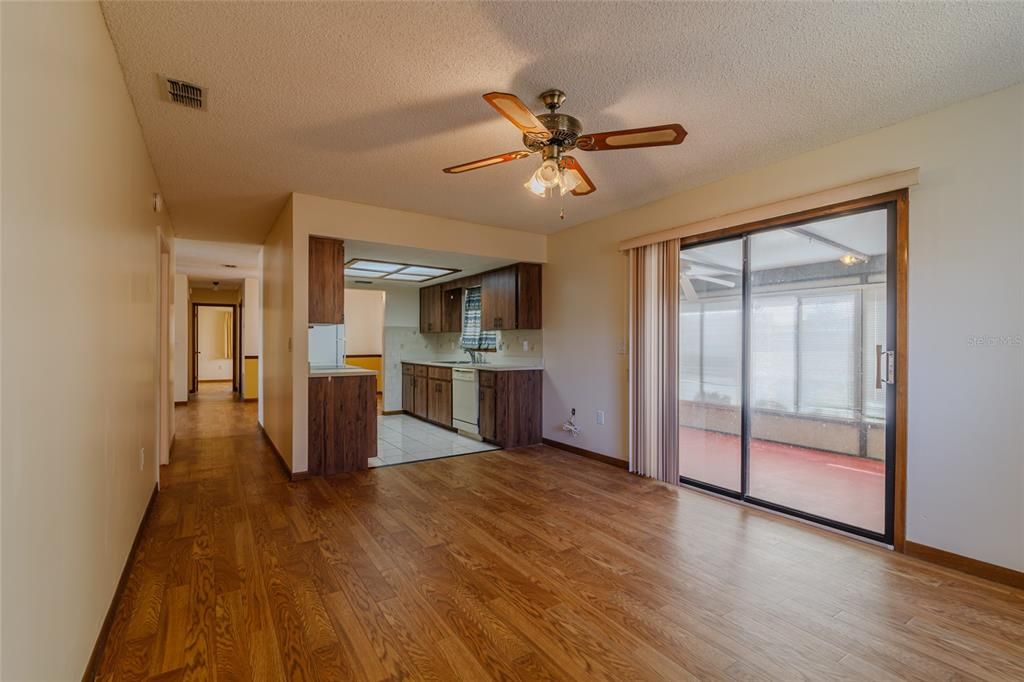 待售: $135,000 (3 贝兹, 2 浴室, 1456 平方英尺)