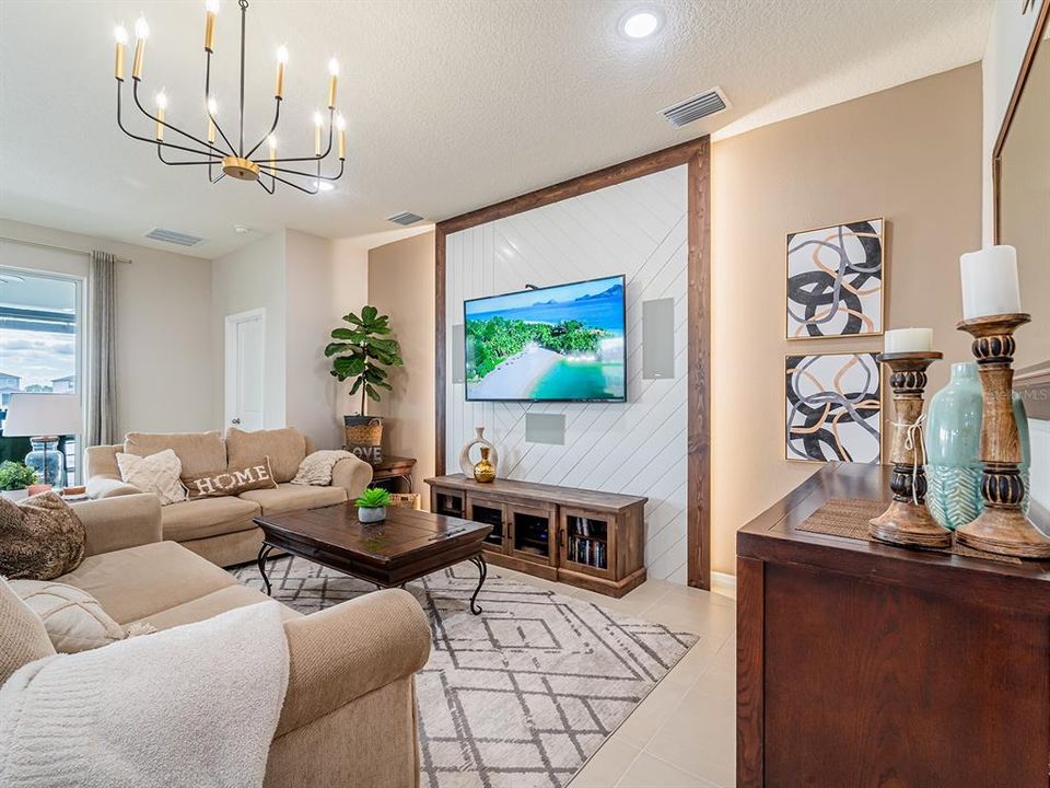 For Rent: $3,100 (4 beds, 2 baths, 2045 Square Feet)