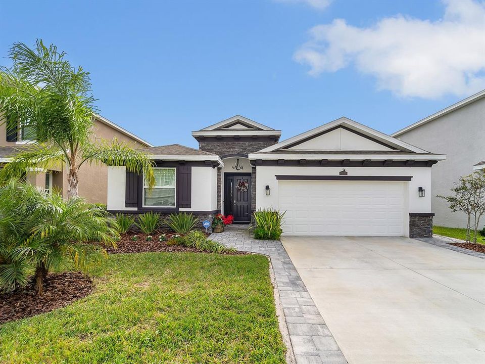 For Rent: $3,100 (4 beds, 2 baths, 2045 Square Feet)