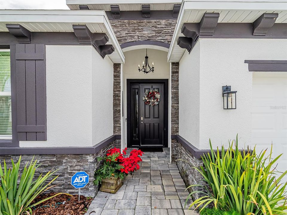 For Rent: $3,100 (4 beds, 2 baths, 2045 Square Feet)