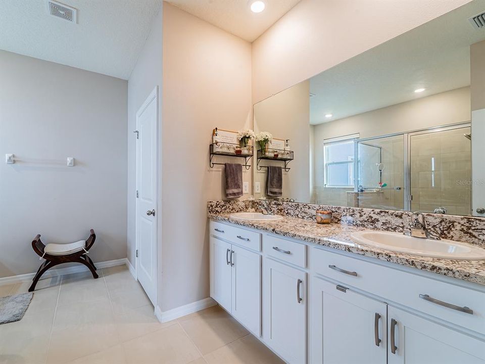 For Rent: $3,100 (4 beds, 2 baths, 2045 Square Feet)