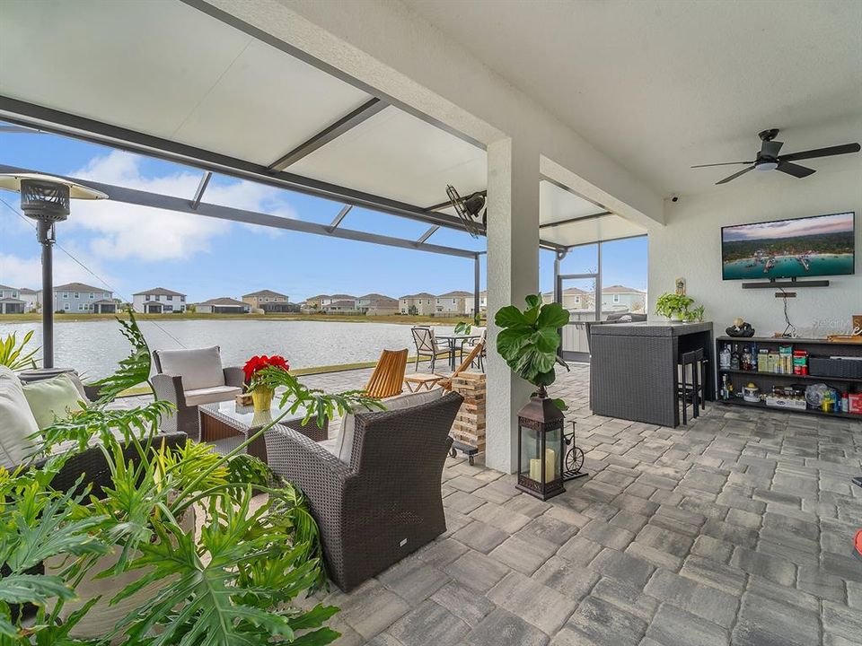 For Rent: $3,100 (4 beds, 2 baths, 2045 Square Feet)