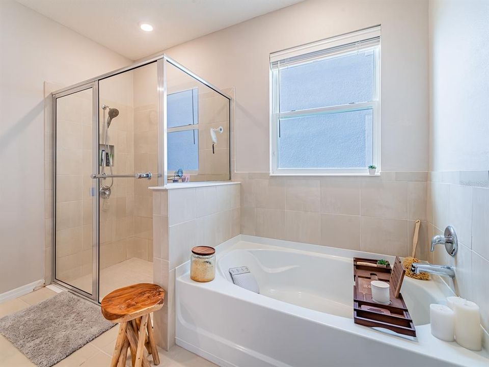 For Rent: $3,100 (4 beds, 2 baths, 2045 Square Feet)