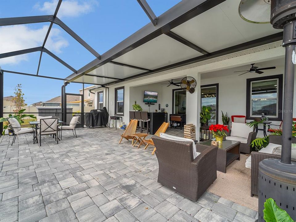 For Rent: $3,100 (4 beds, 2 baths, 2045 Square Feet)