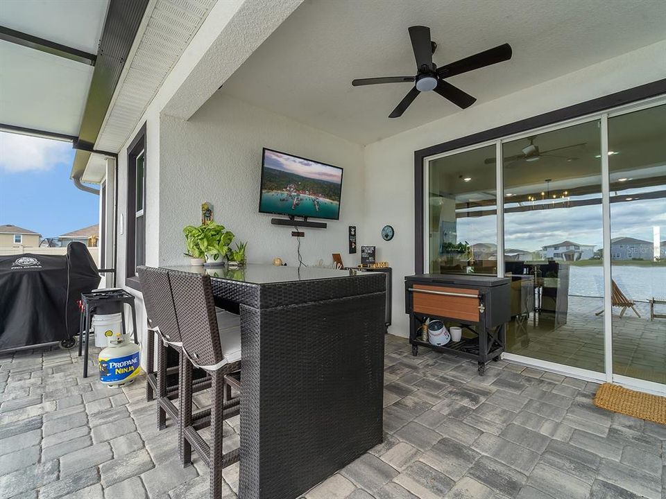 For Rent: $3,100 (4 beds, 2 baths, 2045 Square Feet)