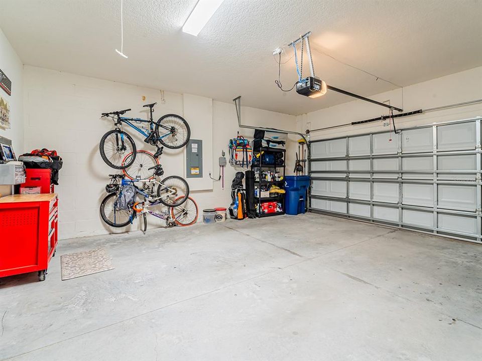 For Rent: $3,100 (4 beds, 2 baths, 2045 Square Feet)