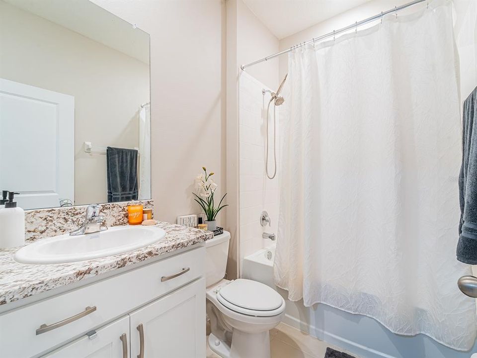 For Rent: $3,100 (4 beds, 2 baths, 2045 Square Feet)