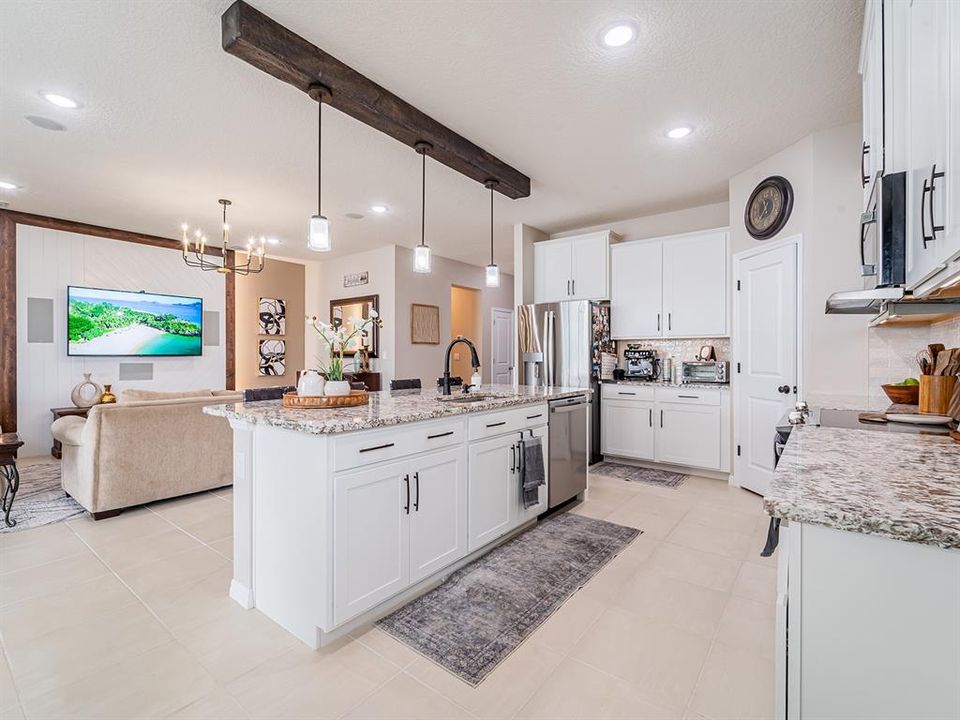 For Rent: $3,100 (4 beds, 2 baths, 2045 Square Feet)