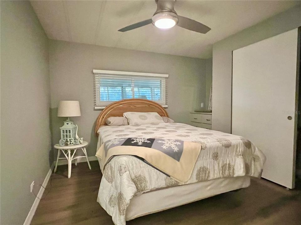 For Sale: $274,900 (2 beds, 2 baths, 1390 Square Feet)