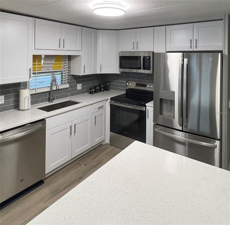 For Sale: $274,900 (2 beds, 2 baths, 1390 Square Feet)