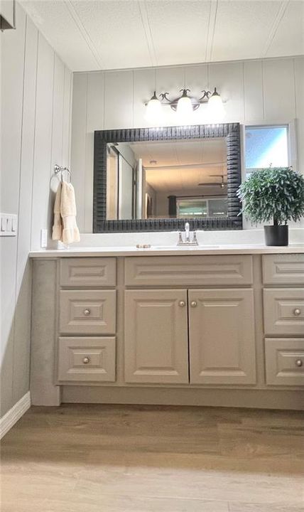 For Sale: $274,900 (2 beds, 2 baths, 1390 Square Feet)