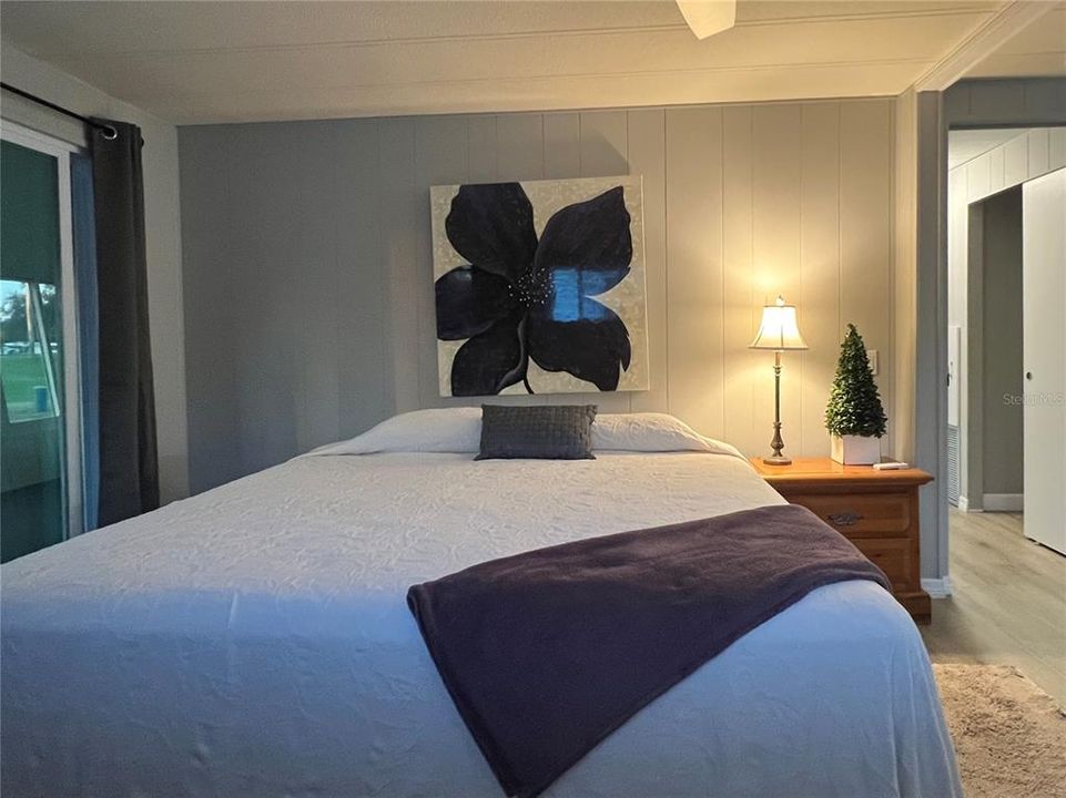 For Sale: $274,900 (2 beds, 2 baths, 1390 Square Feet)