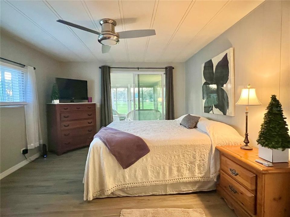 For Sale: $274,900 (2 beds, 2 baths, 1390 Square Feet)