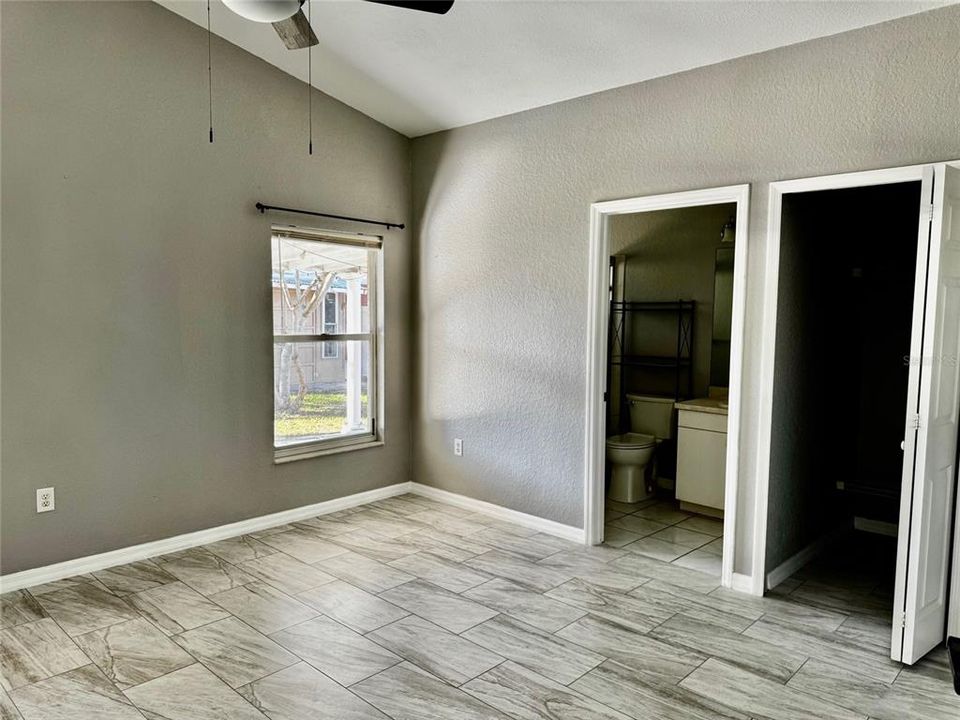 For Rent: $2,400 (3 beds, 2 baths, 1354 Square Feet)