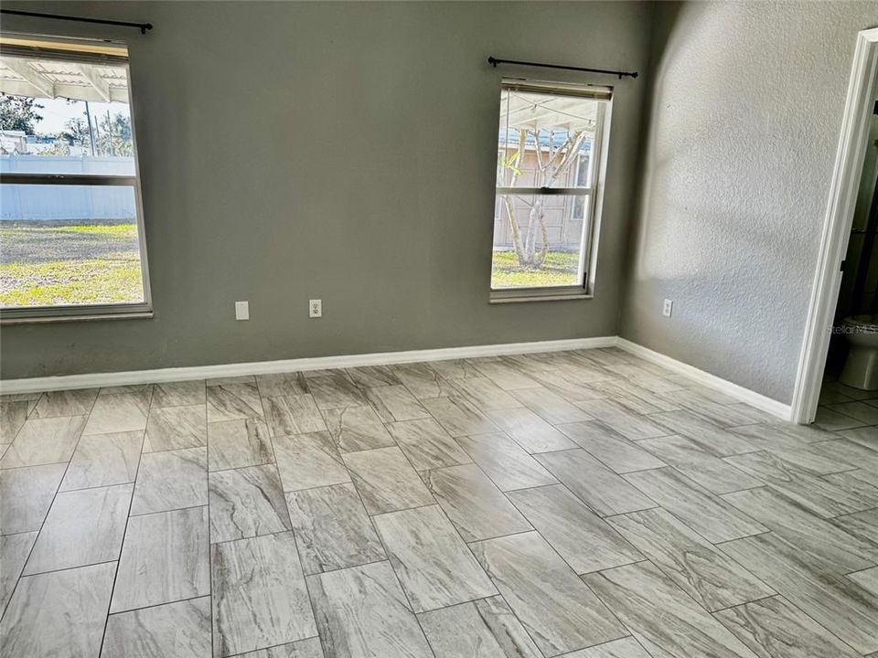 For Rent: $2,400 (3 beds, 2 baths, 1354 Square Feet)