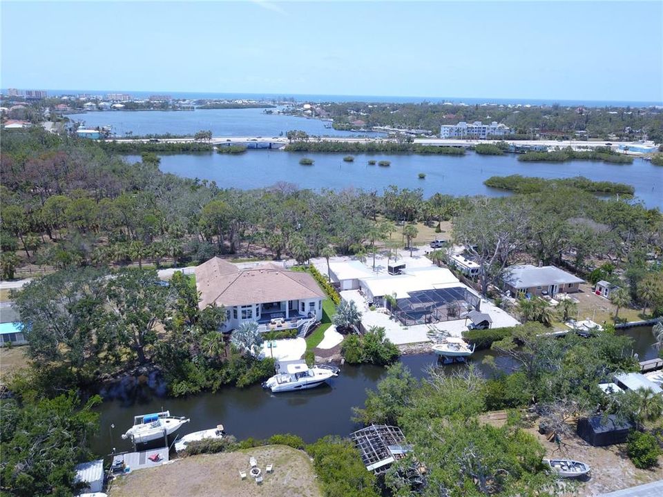 En Venta: $1,275,000 (3 camas, 2 baños, 2708 Pies cuadrados)