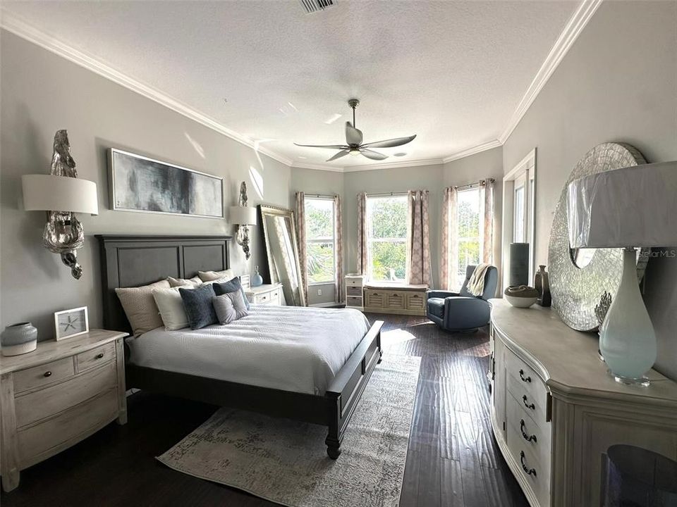 En Venta: $1,275,000 (3 camas, 2 baños, 2708 Pies cuadrados)