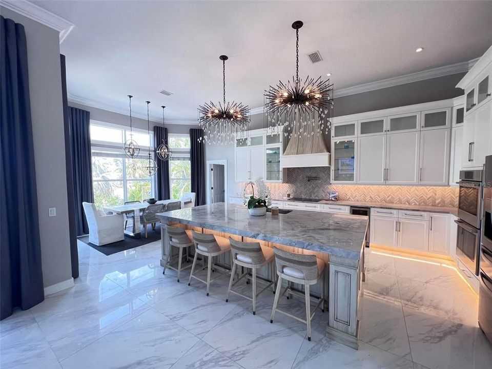 En Venta: $1,275,000 (3 camas, 2 baños, 2708 Pies cuadrados)