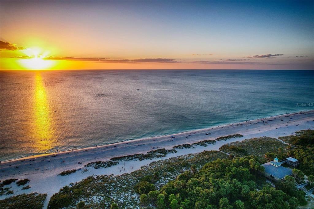 En Venta: $1,275,000 (3 camas, 2 baños, 2708 Pies cuadrados)