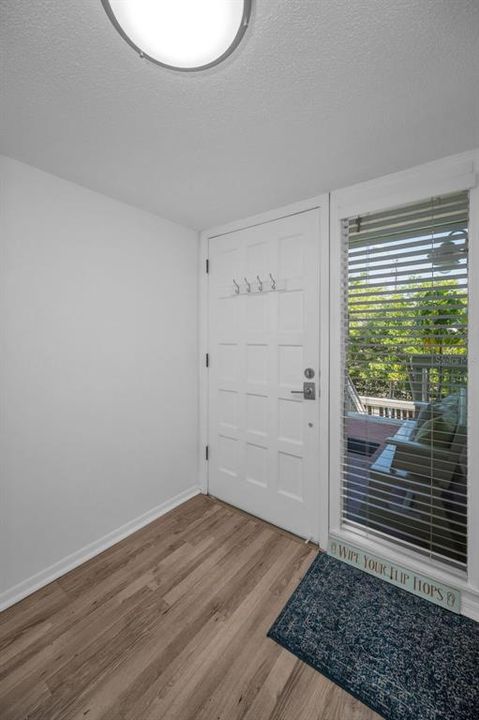 En Venta: $425,000 (3 camas, 2 baños, 1390 Pies cuadrados)