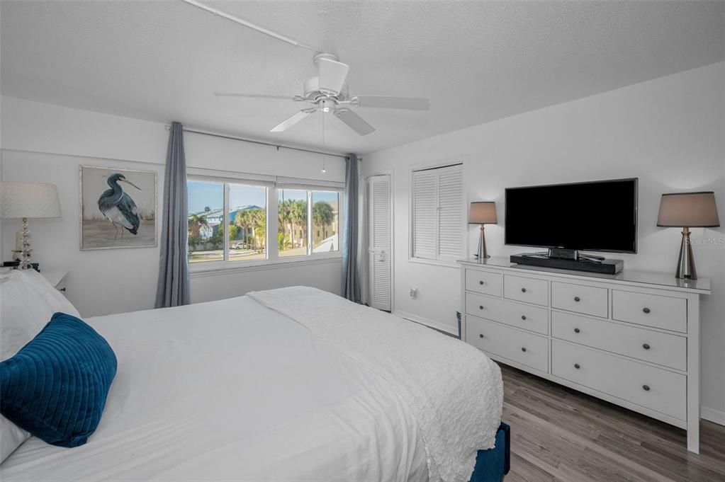 En Venta: $425,000 (3 camas, 2 baños, 1390 Pies cuadrados)