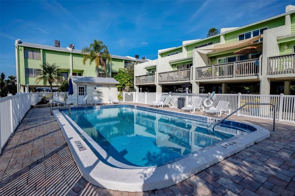 En Venta: $425,000 (3 camas, 2 baños, 1390 Pies cuadrados)