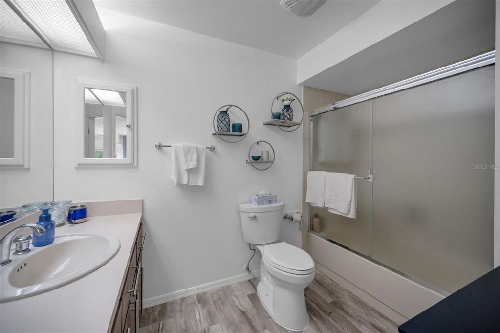 En Venta: $425,000 (3 camas, 2 baños, 1390 Pies cuadrados)