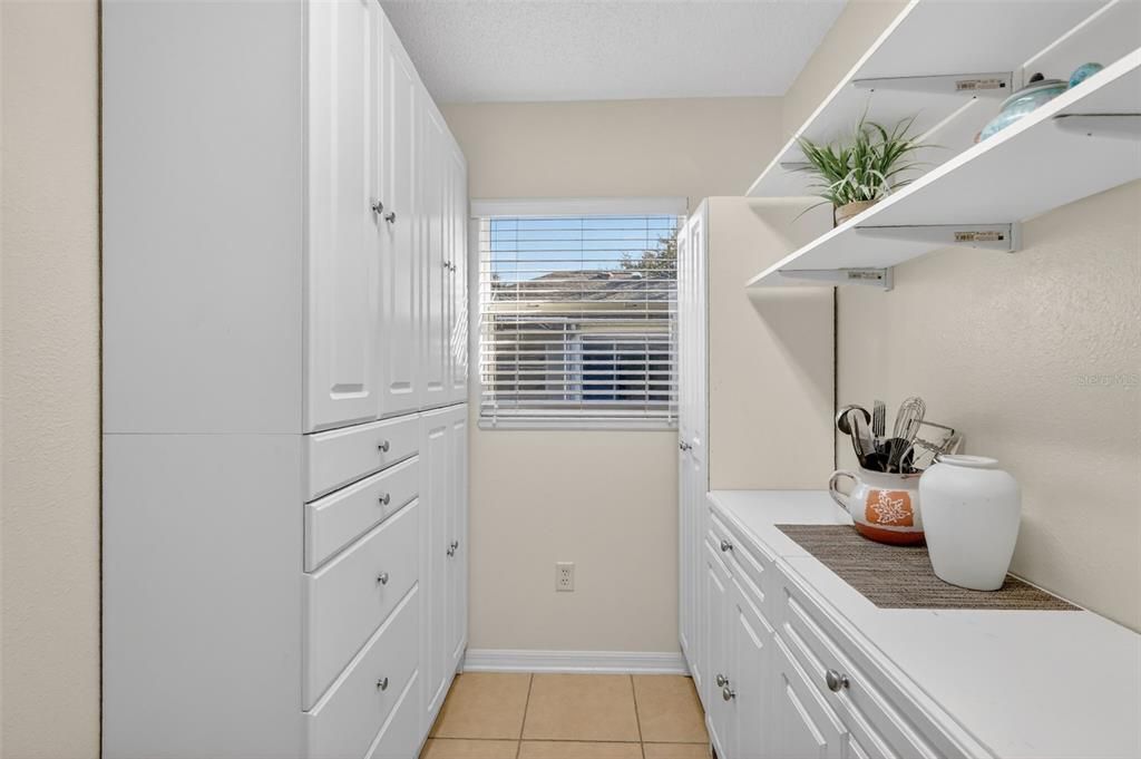 Activo con contrato: $749,000 (3 camas, 2 baños, 2044 Pies cuadrados)