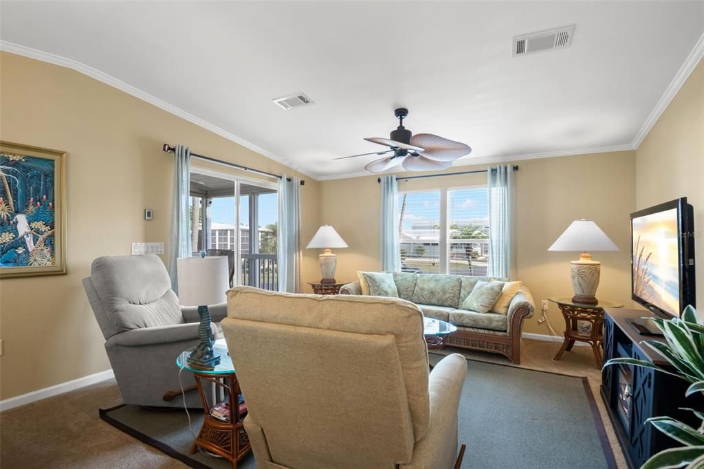 En Venta: $229,000 (2 camas, 2 baños, 1080 Pies cuadrados)