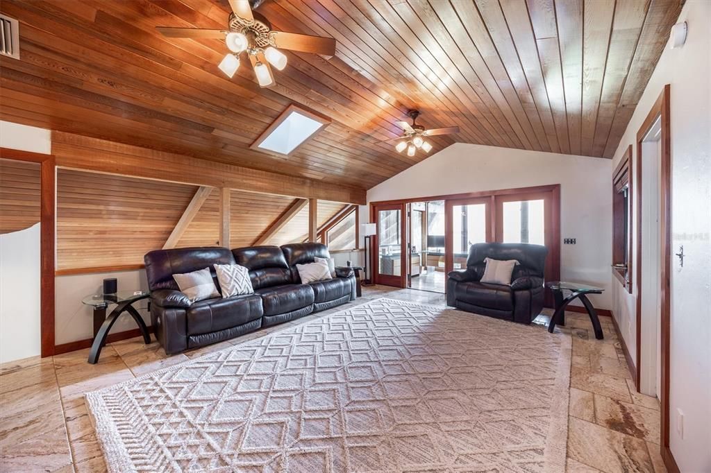 En Venta: $1,589,000 (3 camas, 2 baños, 3608 Pies cuadrados)