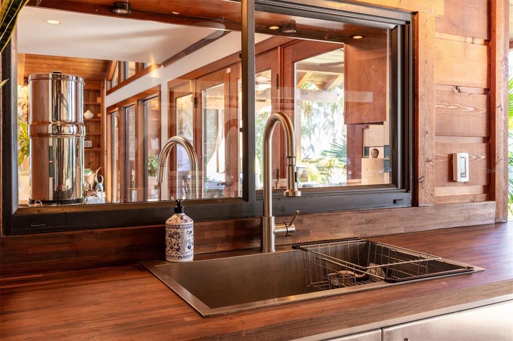En Venta: $1,589,000 (3 camas, 2 baños, 3608 Pies cuadrados)