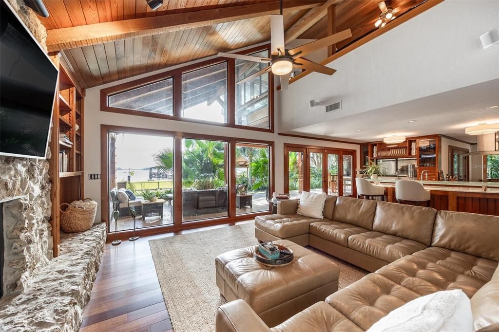 En Venta: $1,589,000 (3 camas, 2 baños, 3608 Pies cuadrados)