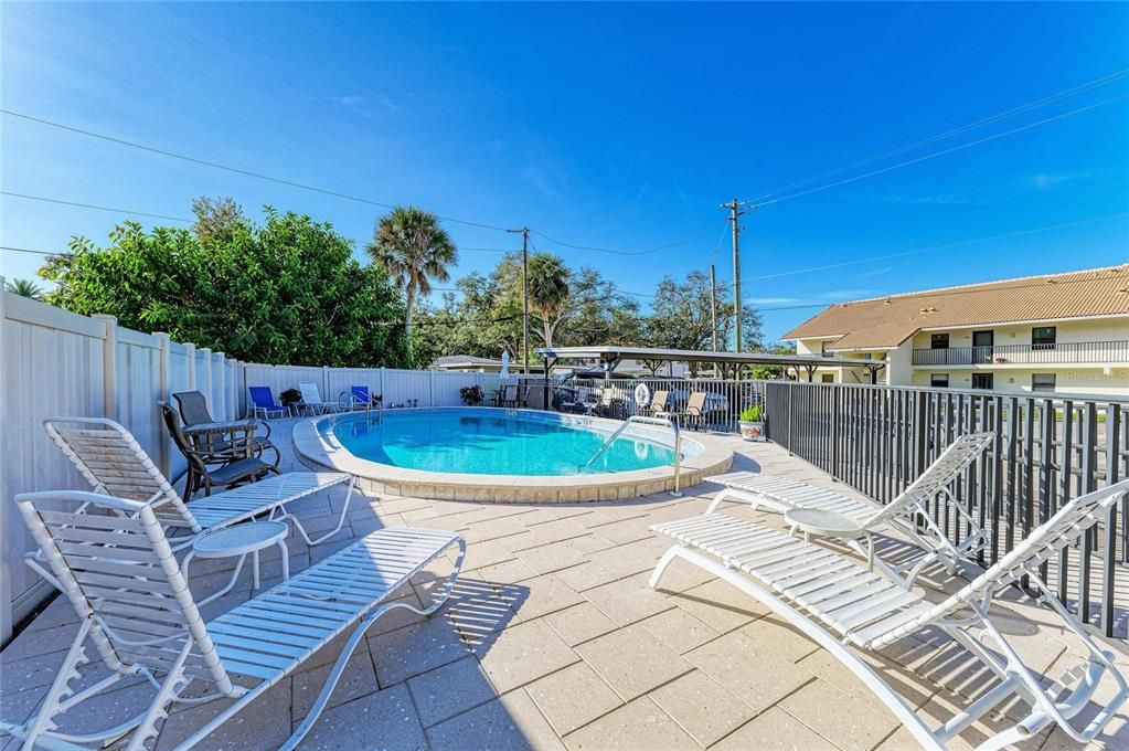 For Sale: $375,000 (2 beds, 2 baths, 1163 Square Feet)