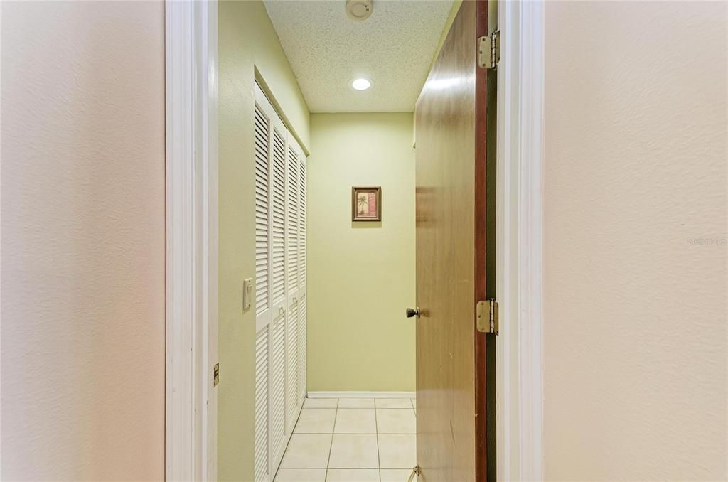 For Sale: $375,000 (2 beds, 2 baths, 1163 Square Feet)