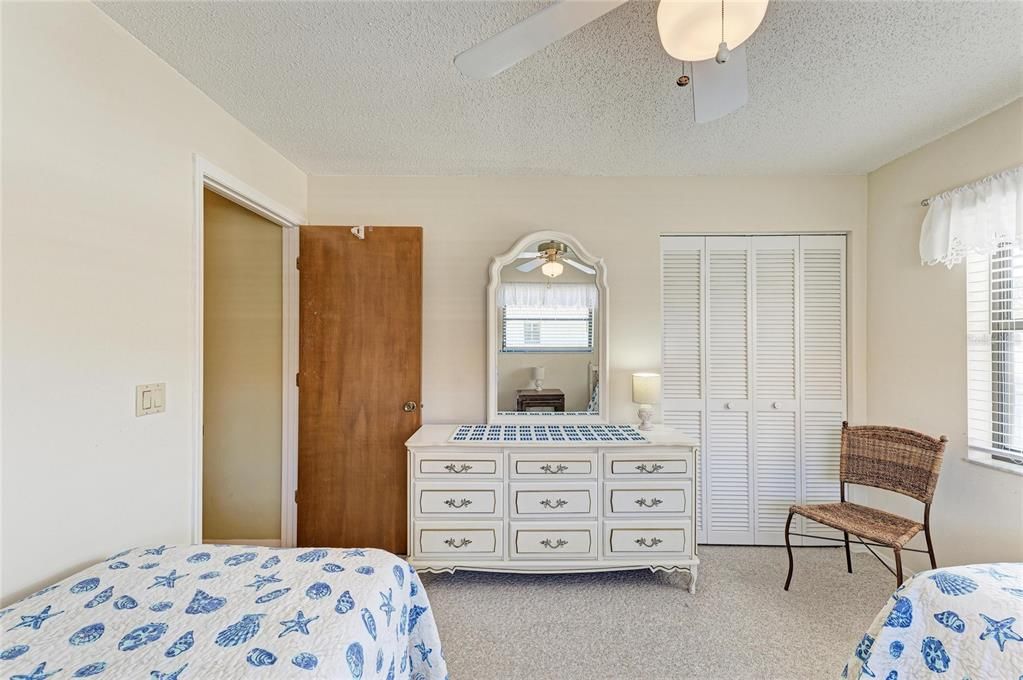 For Sale: $375,000 (2 beds, 2 baths, 1163 Square Feet)