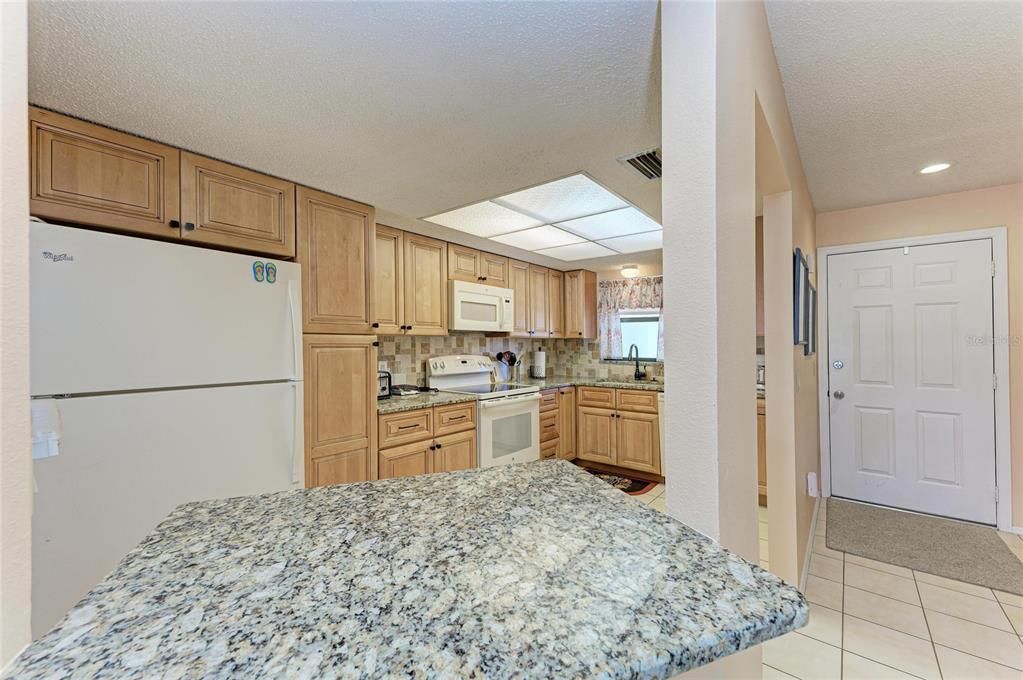 For Sale: $375,000 (2 beds, 2 baths, 1163 Square Feet)